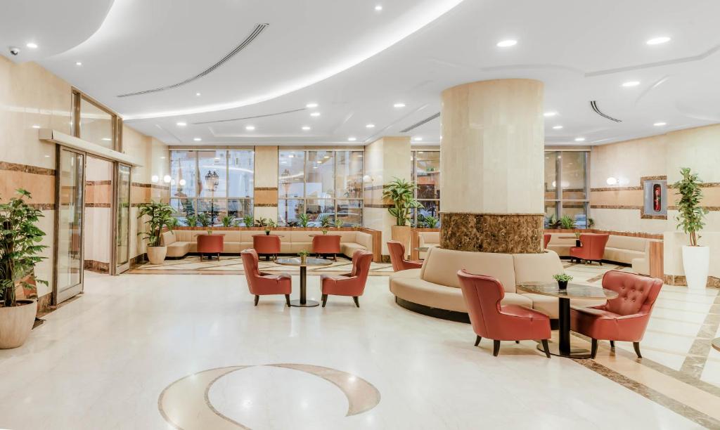 M Hotel Al Dana lobi