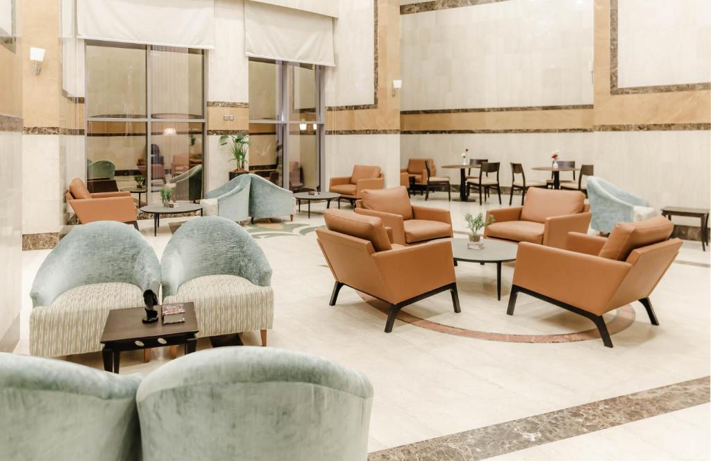 M Hotel Al Dana lobi alanı